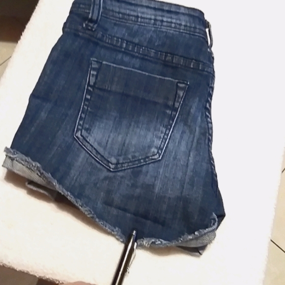 🌟H81 Rolled Jean Shorts~ - Picture 3 of 6